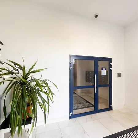 P&O Serviced Apartments - Dionizosa Warschau Exterior foto