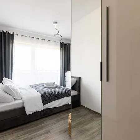 P&O Serviced Apartments - Dionizosa Warschau Exterior foto