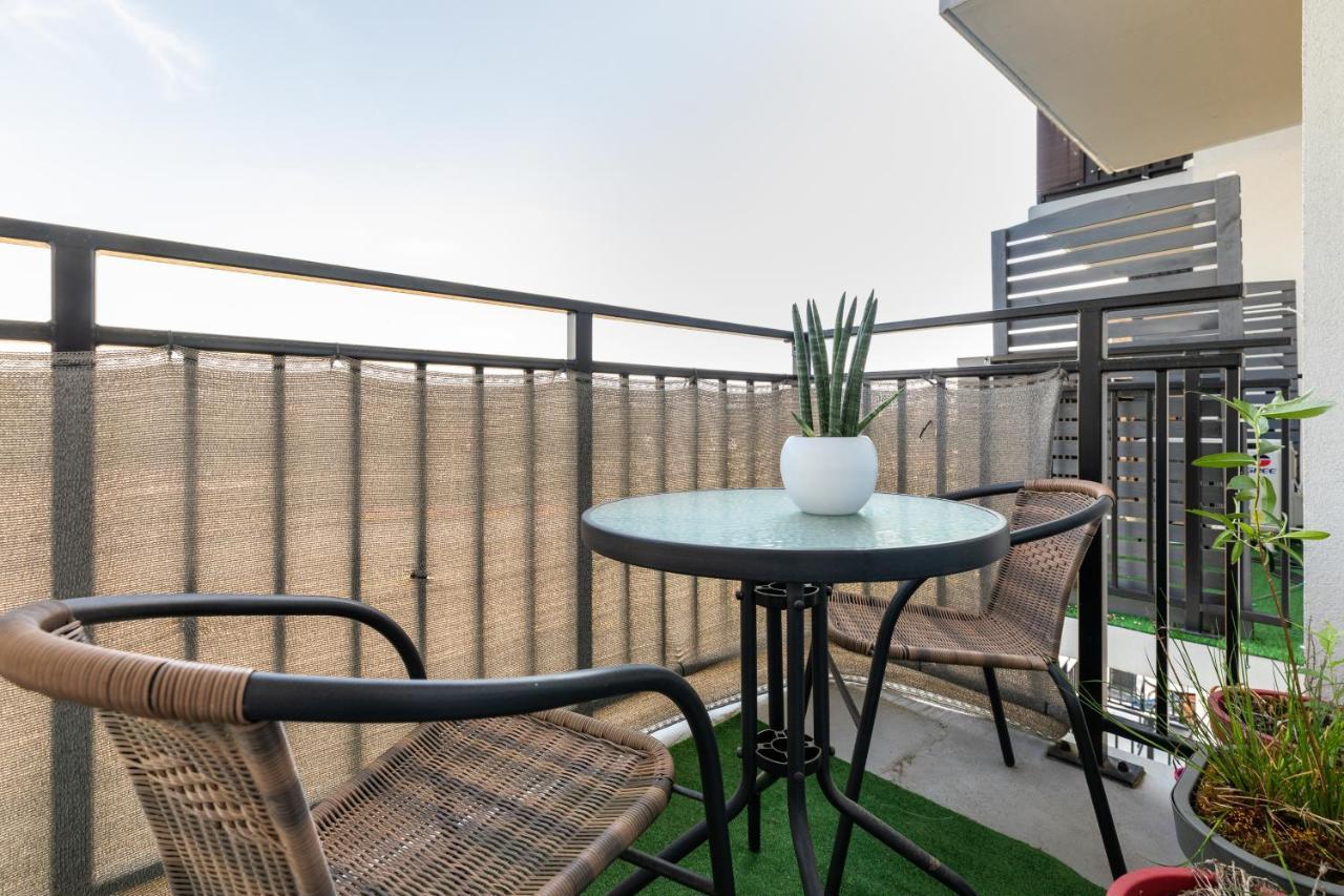 Apartment P&o Serviced - Dionizosa